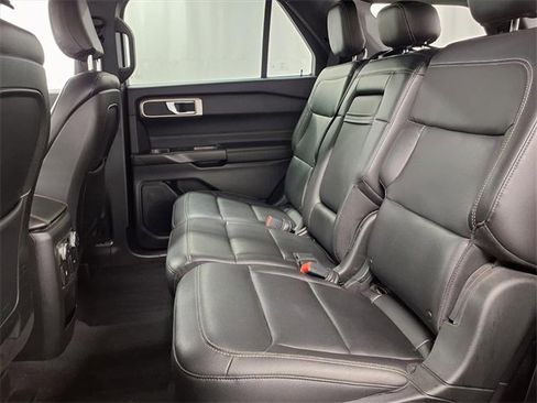 Certified 2020 Ford Explorer XLT w/ Equipment Group 202A image 8