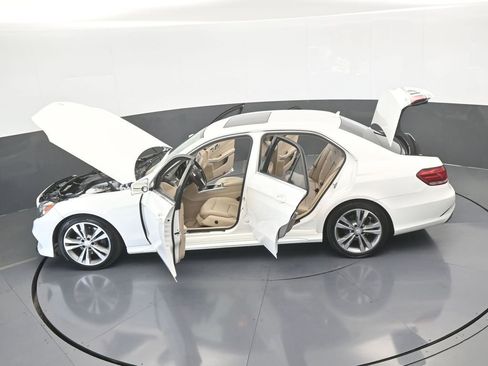 Used 2014 Mercedes-Benz E 350 Sedan image 62