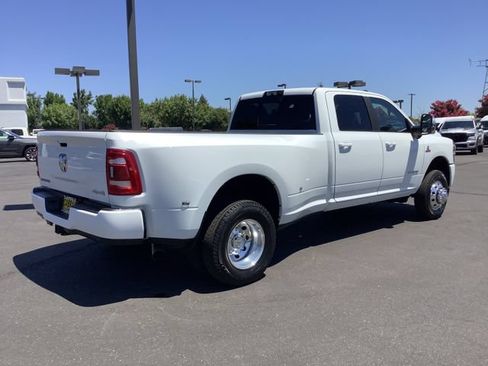 Used 2024 RAM 3500 Laramie w/ Safety Group AWD/4WD image 33