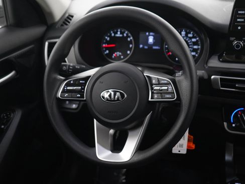 Used 2021 Kia Seltos LX image 14