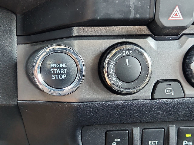 Used 2022 Toyota Tacoma TRD Sport w/ Technology Package AWD/4WD image 23