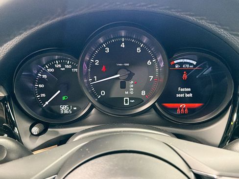 Used 2025 Porsche Macan image 40