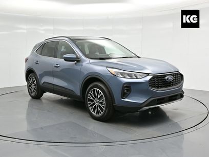 New 2025 Ford Escape SE
