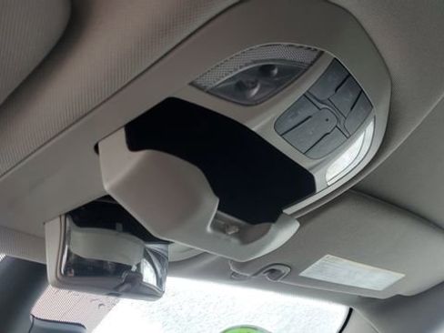 Certified 2024 Chrysler Pacifica Touring-L image 22