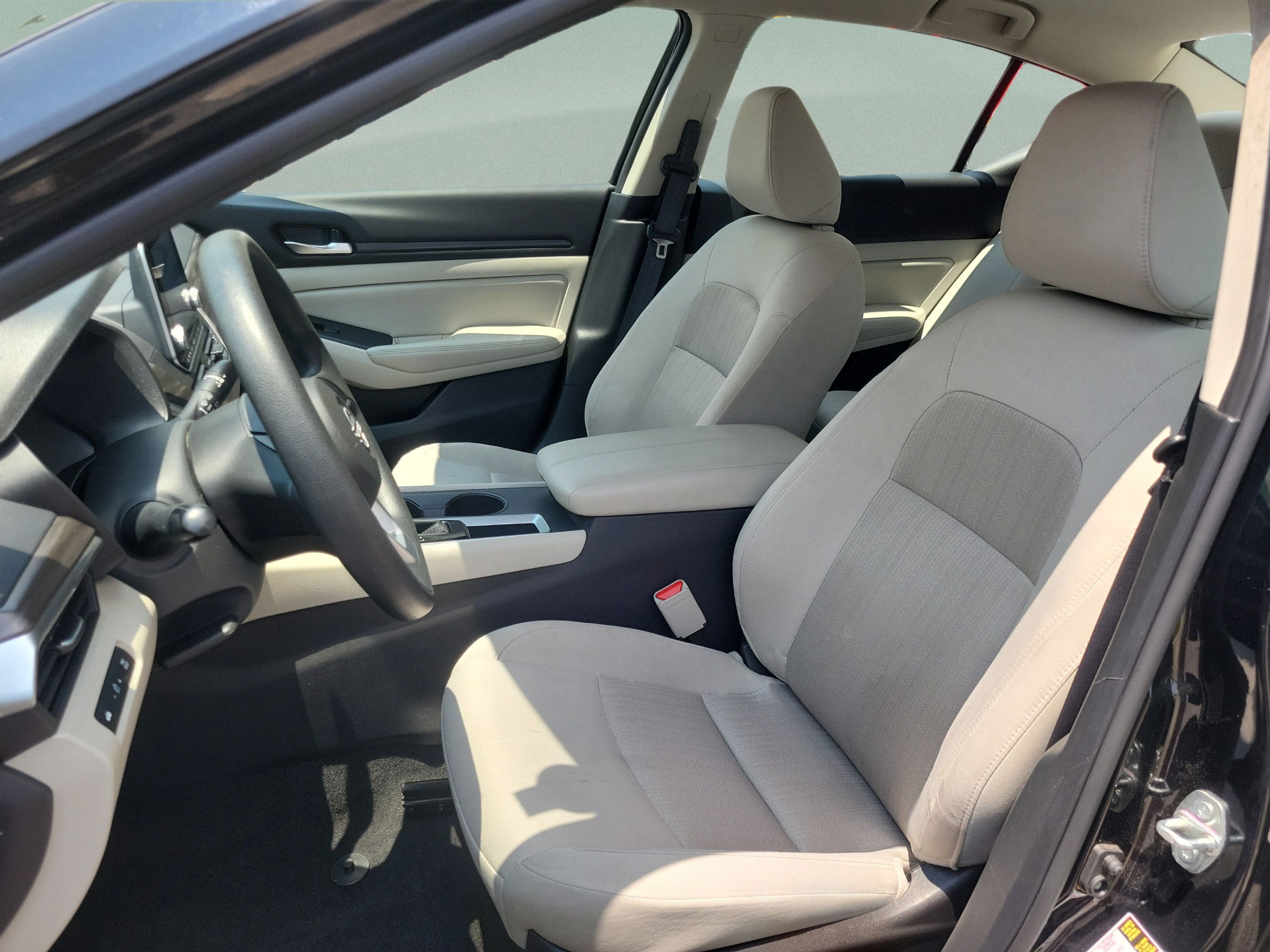Certified 2025 Nissan Altima 2.5 SV FWD image 14