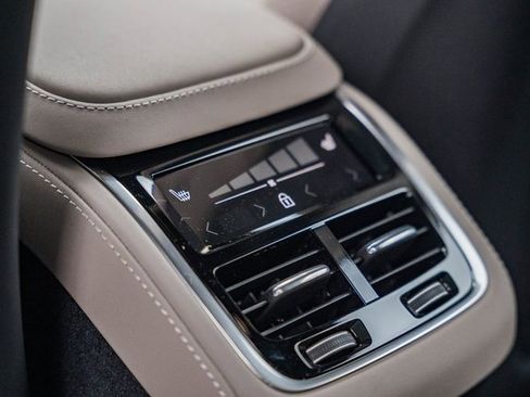 New 2026 Volvo XC90 B6 Plus image 33