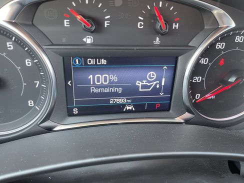 Used 2024 GMC Terrain SLE w/ Driver Convenience Package FWD image 12