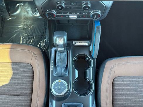 Used 2022 Ford Bronco Outer Banks image 12