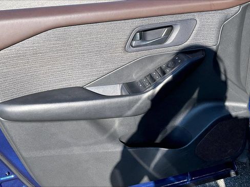 Used 2023 Nissan Rogue S FWD image 26