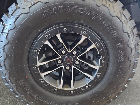 Used 2026 Jeep Wrangler Unlimited Rubicon AWD/4WD image 31
