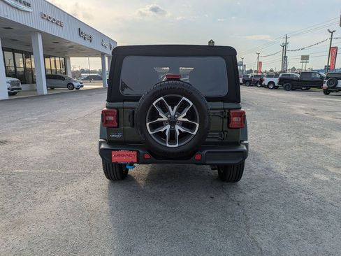 Used 2024 Jeep Wrangler Unlimited w/ Convenience Group image 4