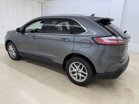 Used 2024 Ford Edge SEL w/ Convenience Package AWD/4WD image 3