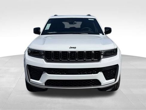 New 2026 Jeep Grand Cherokee Limited AWD/4WD image 2