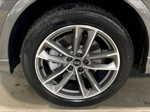 Certified 2023 Audi Q3 2.0T Premium w/ Black Optic Sport Package image 9