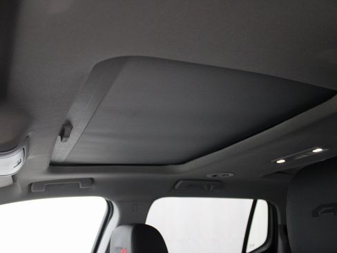 Used 2023 GMC Acadia AT4 image 17