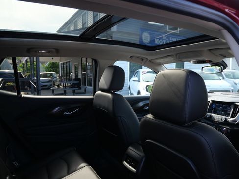 Used 2018 GMC Terrain Denali w/ Advanced Safety Package AWD/4WD image 24