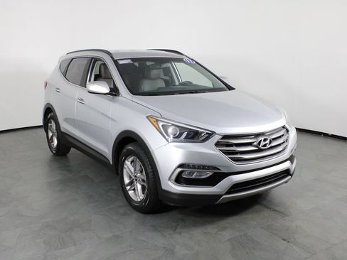 Used 2017 Hyundai Santa Fe Sport FWD image 4