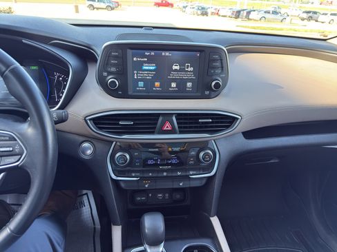 Used 2020 Hyundai Santa Fe SEL w/ Convenience + Premium Package FWD image 19