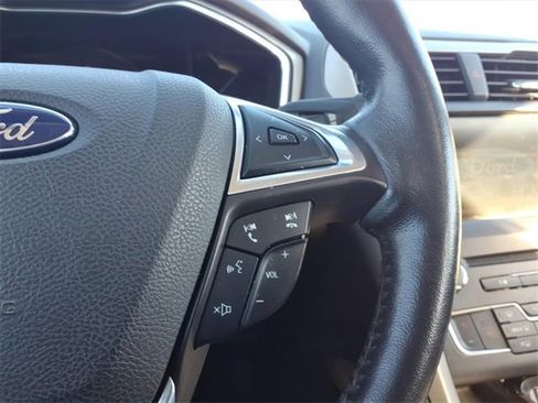 Used 2016 Ford Fusion SE w/ Equipment Group 202A image 17