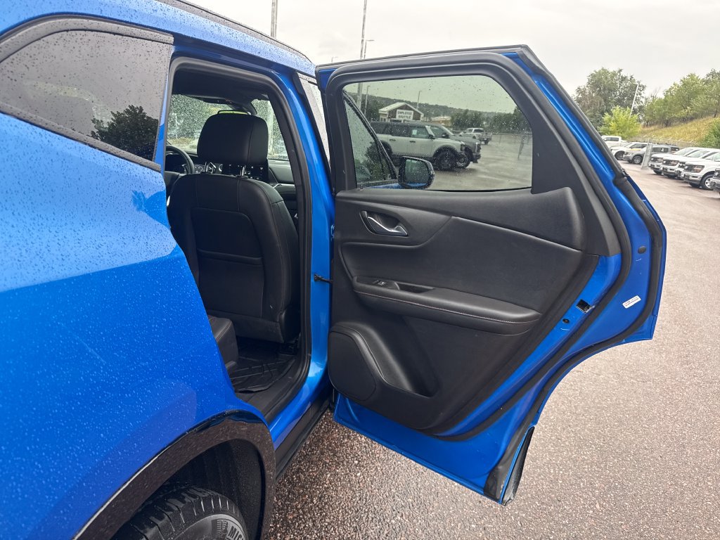 Used 2025 Chevrolet Blazer RS FWD image 25