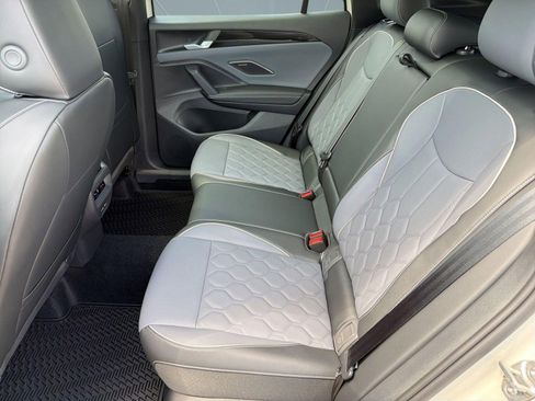 New 2026 Volkswagen Tiguan SEL R-Line AWD/4WD image 15
