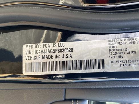 Used 2023 Jeep Grand Cherokee L Laredo image 24