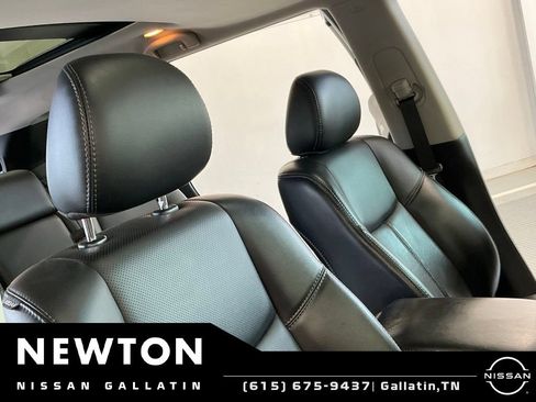Used 2019 Nissan Pathfinder Platinum FWD image 20