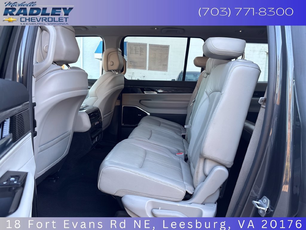 Used 2022 Jeep Wagoneer Series III w/ Premium Group I AWD/4WD image 24