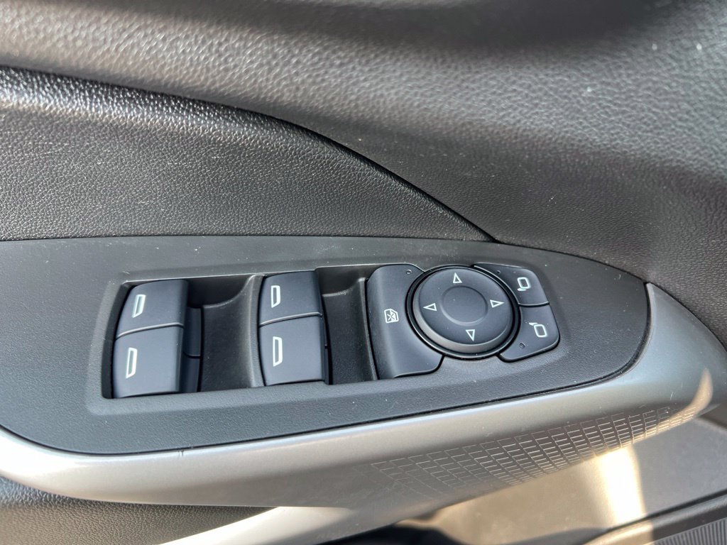 Used 2024 Chevrolet Trax LS w/ LS Convenience Package FWD image 6