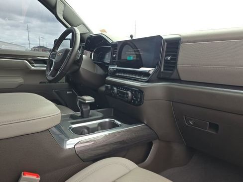 Used 2025 Chevrolet Silverado 1500 LTZ image 22