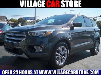 Used 2017 Ford Escape SE image 1