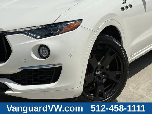 Used 2022 Maserati Levante GT AWD/4WD image 3
