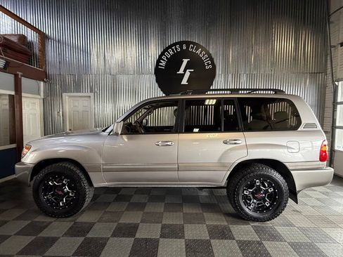 Used 2000 Toyota Land Cruiser AWD/4WD image 8