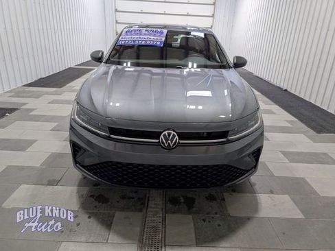 Used 2025 Volkswagen Jetta Sport FWD image 6