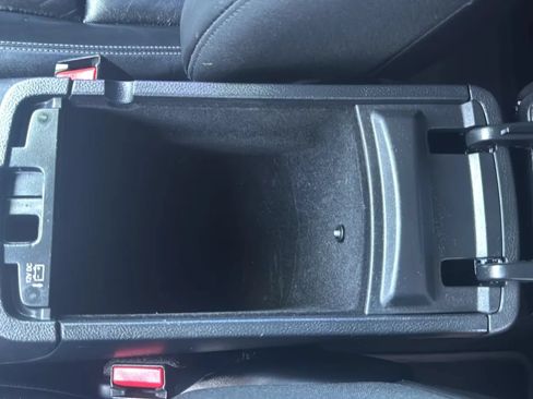 Used 2017 Jeep Grand Cherokee Limited RWD image 1