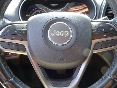 Used 2020 Jeep Cherokee Latitude Plus w/ Cold Weather Group AWD/4WD image 20