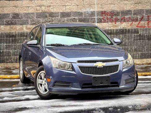 Used 2014 Chevrolet Cruze LT FWD image 3
