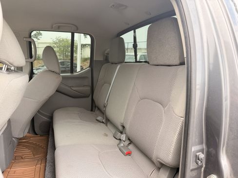 Used 2020 Nissan Frontier SV w/ Midnight Edition Floor Mats RWD image 29