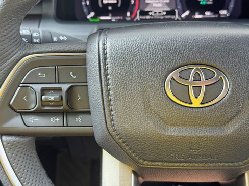 Used 2025 Toyota Tacoma TRD Off-Road AWD/4WD image 20