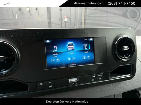 Used 2024 Mercedes-Benz Sprinter 2500 image 27