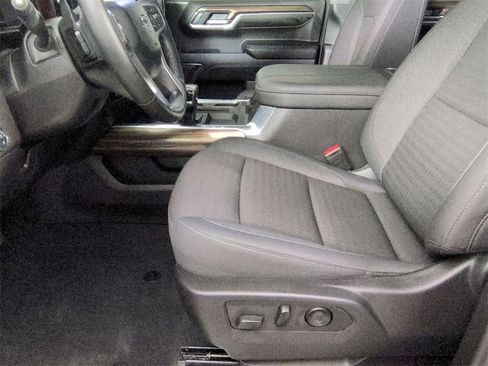 Certified 2024 Chevrolet Silverado 1500 LT Trail Boss w/ Convenience Package II image 20