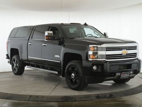 Used 2015 Chevrolet Silverado 2500 High Country w/ Duramax Plus Package image 2