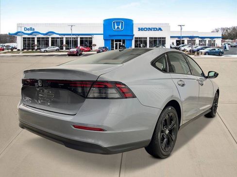 New 2025 Honda Accord SE image 3