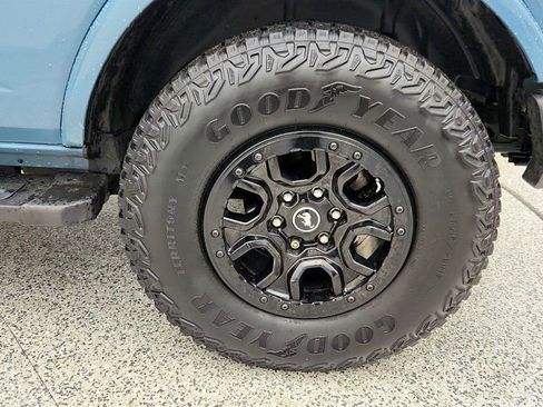 Used 2022 Ford Bronco Outer Banks image 9