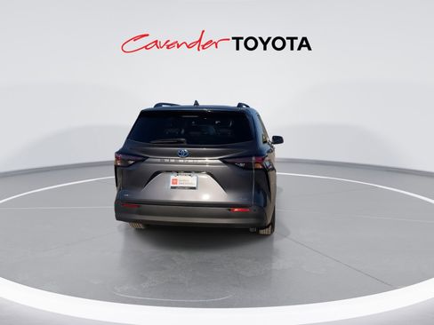 Certified 2025 Toyota Sienna XLE w/ XLE Plus Package image 7