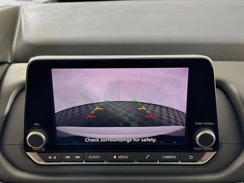 Used 2025 Nissan Rogue SV FWD image 22