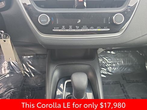 Used 2023 Toyota Corolla LE image 29