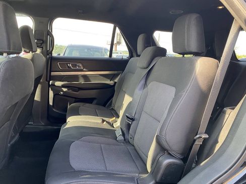 Used 2018 Ford Explorer XLT w/ Equipment Group 201A AWD/4WD image 15