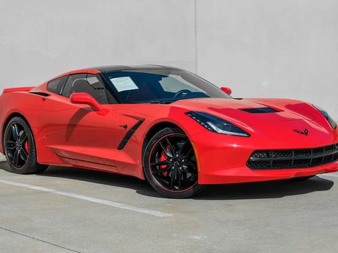 Used 2017 Chevrolet Corvette Stingray Coupe w/ 2LT Preferred Equipment Group image 6