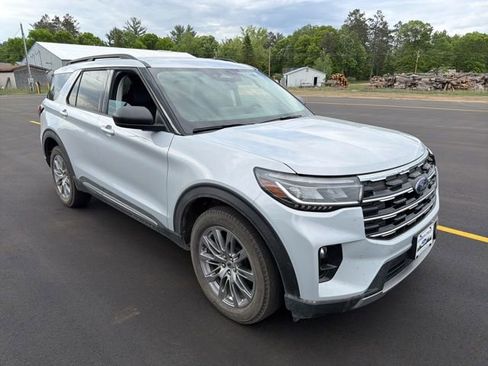 Used 2025 Ford Explorer Active w/ Active Comfort Package AWD/4WD image 7